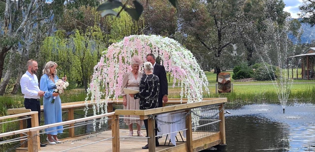 Halls Haven Holiday Units Halls Gap Bagian luar foto