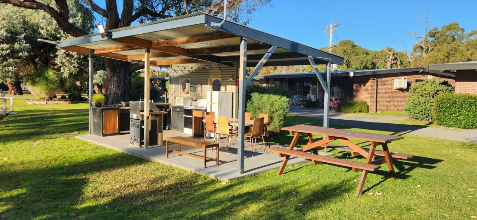 Halls Haven Holiday Units Halls Gap Bagian luar foto