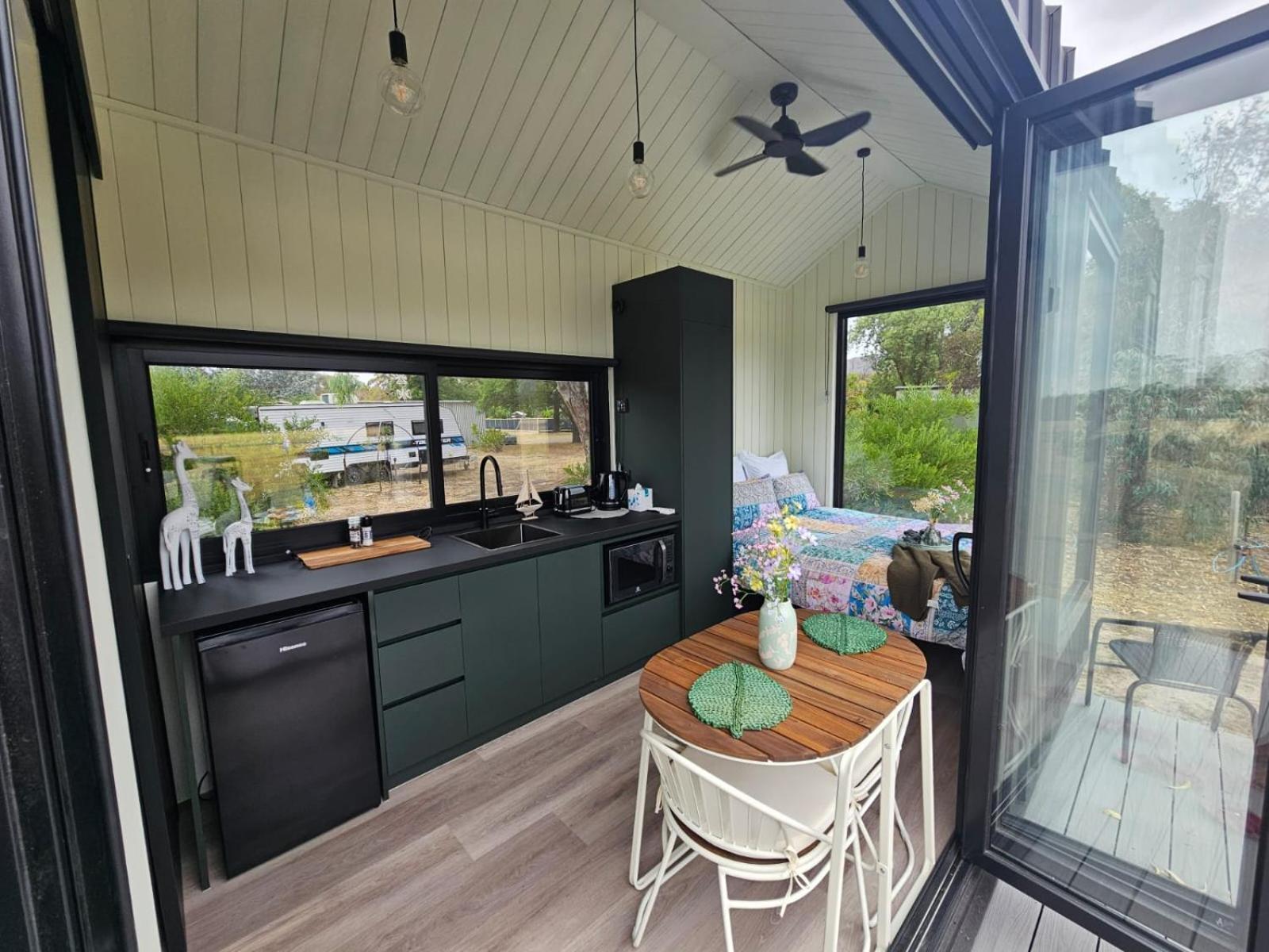 Halls Haven Holiday Units Halls Gap Bagian luar foto